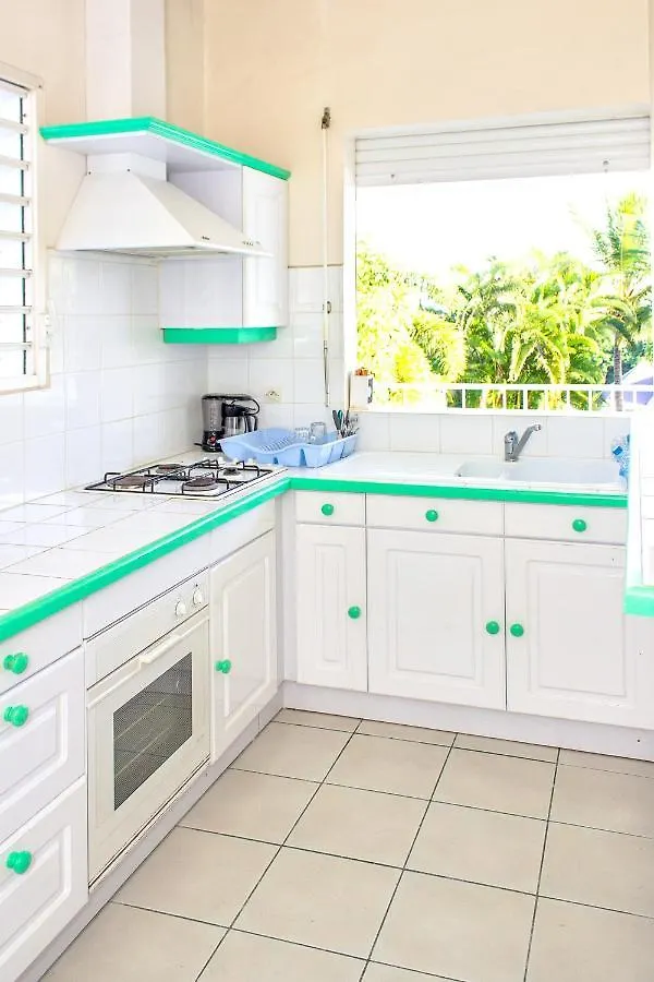 Appartement Confortable A Sainte Anne 42 M² Avec Piscine Partagee Guadeloupe